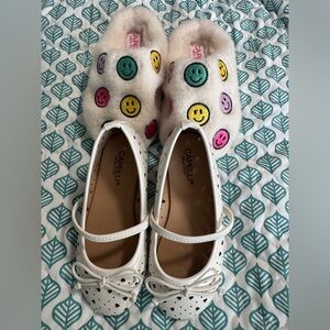 Capelli New York White Mary Jane Flats with Smiley Slippers bundle